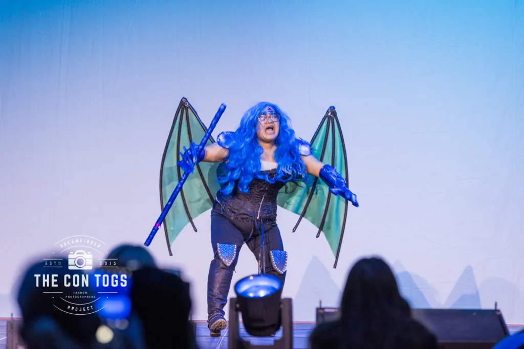 12 - Alissa White Glues The Dragon Queen - Gritza The Dragon Lady