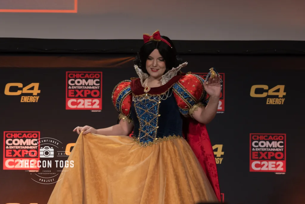 Hermione Cosplay - Snow White