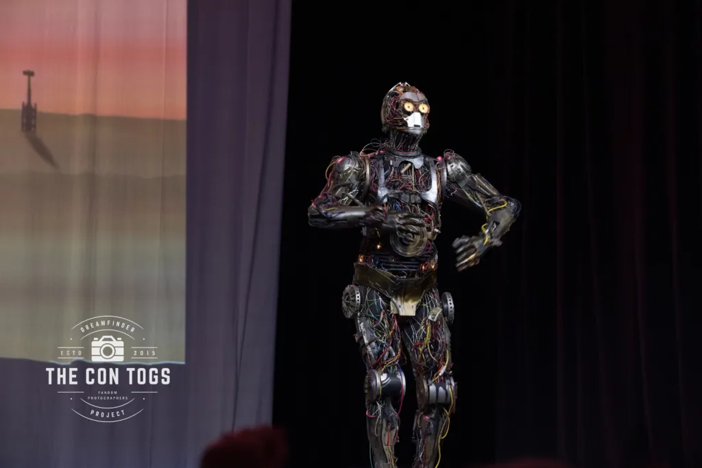 Naked C-3PO from The Phantom Menace - Droid Protocol