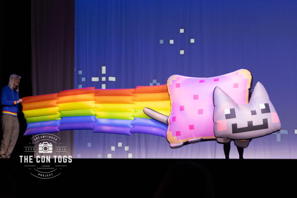 Nyancat - Megan and Taylor of Fernside Dragons