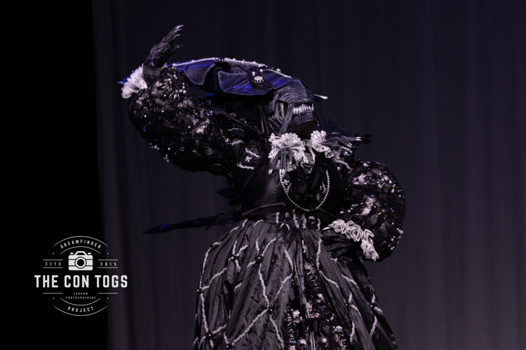Elizabethan Xenomorph Queen - Made by Cheerfully Morbid Cosplay