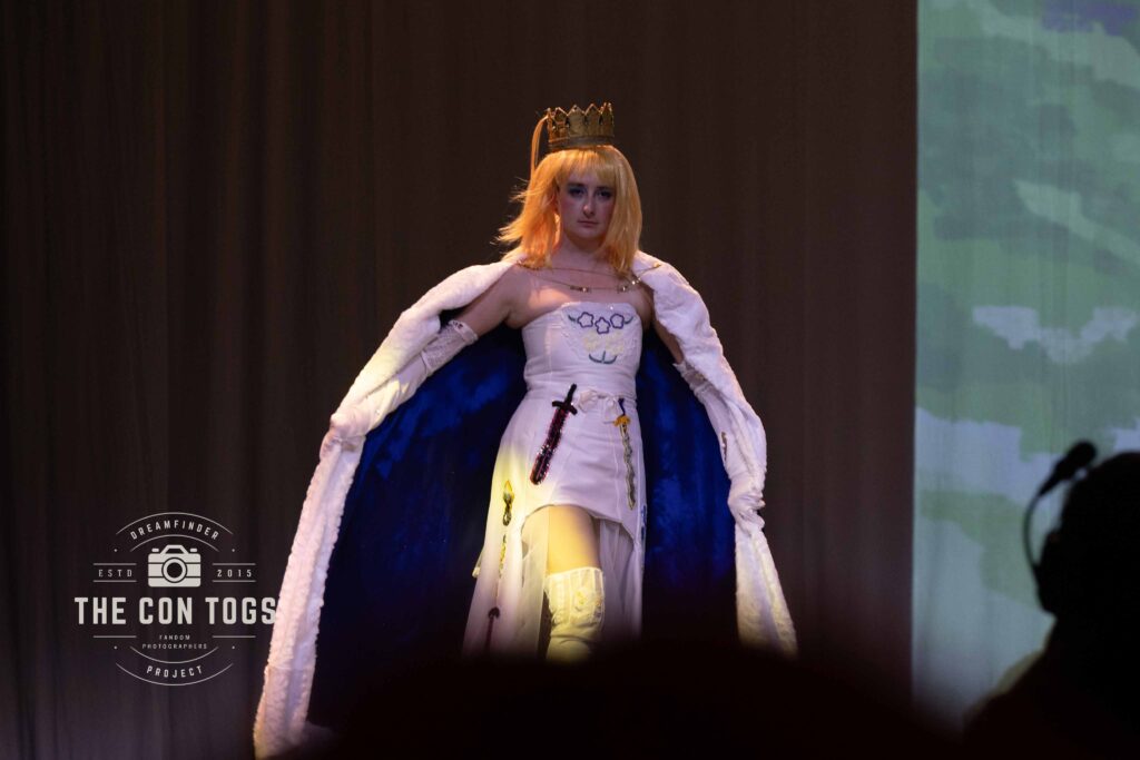 Artoria Pendragon - Emily Cox