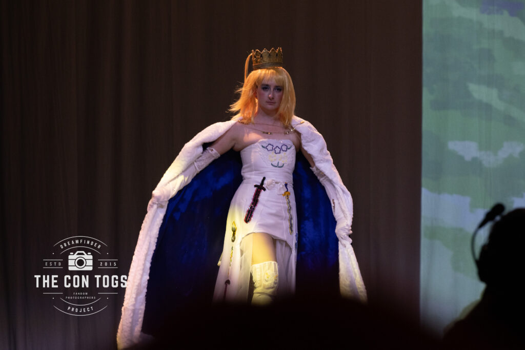 Artoria Pendragon - Emily Cox