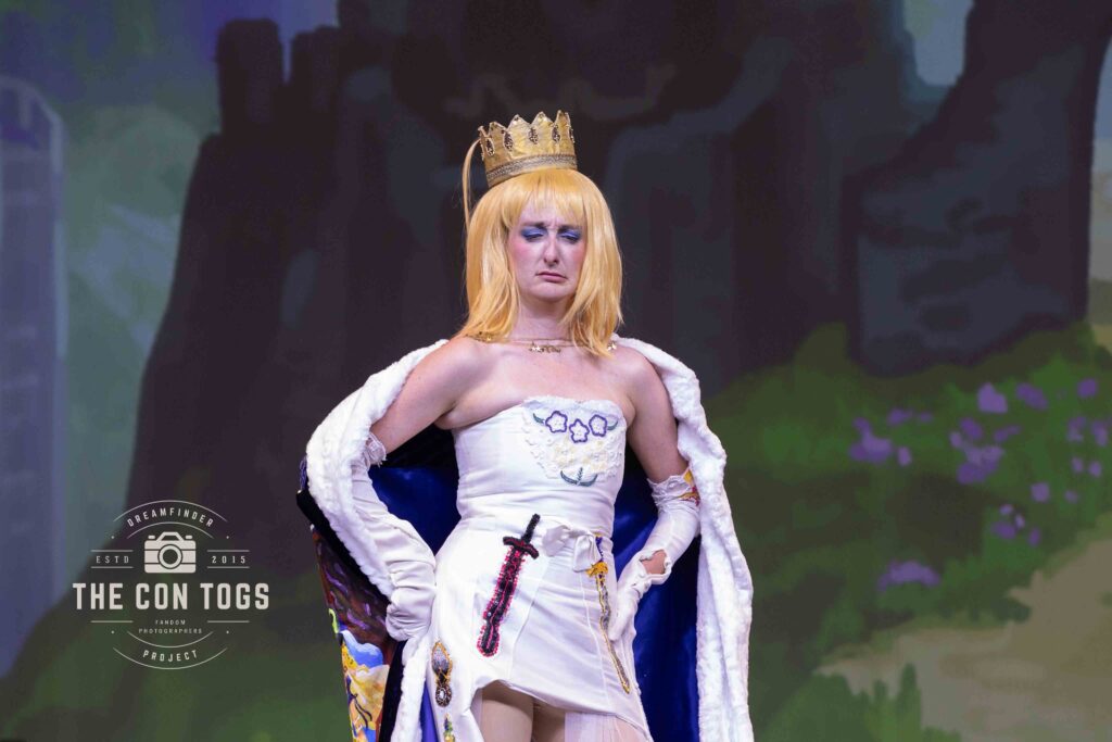 Artoria Pendragon - Emily Cox