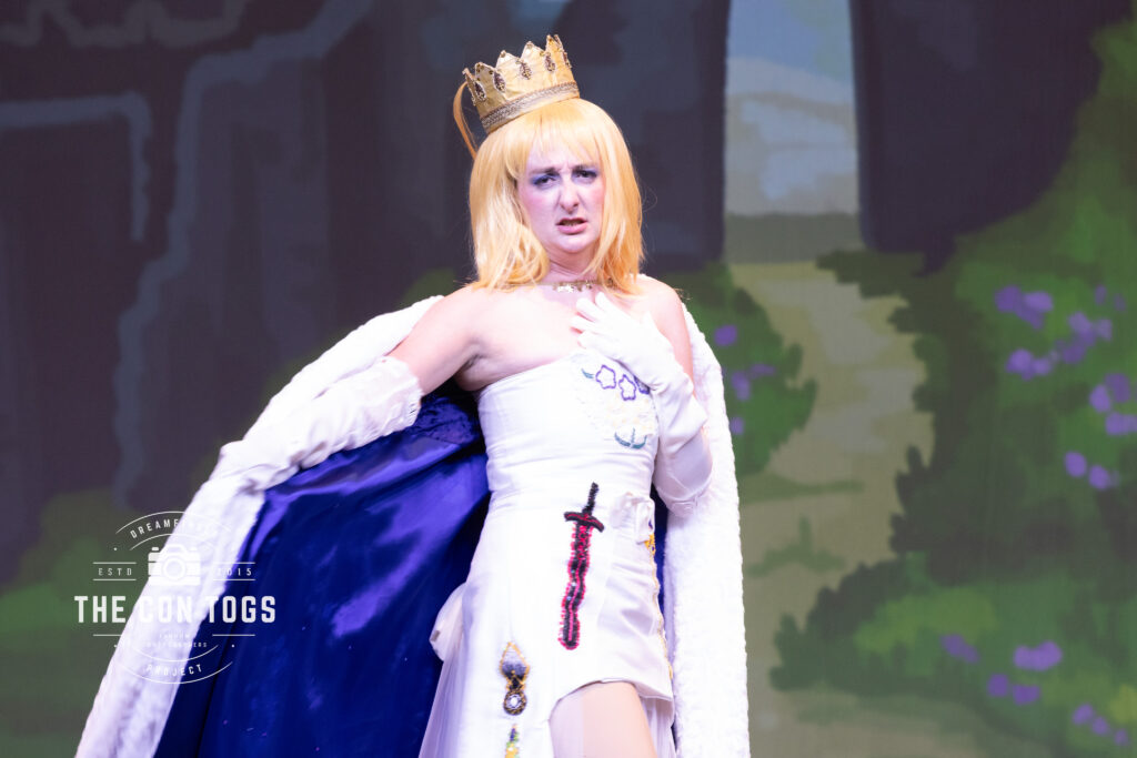 Artoria Pendragon - Emily Cox