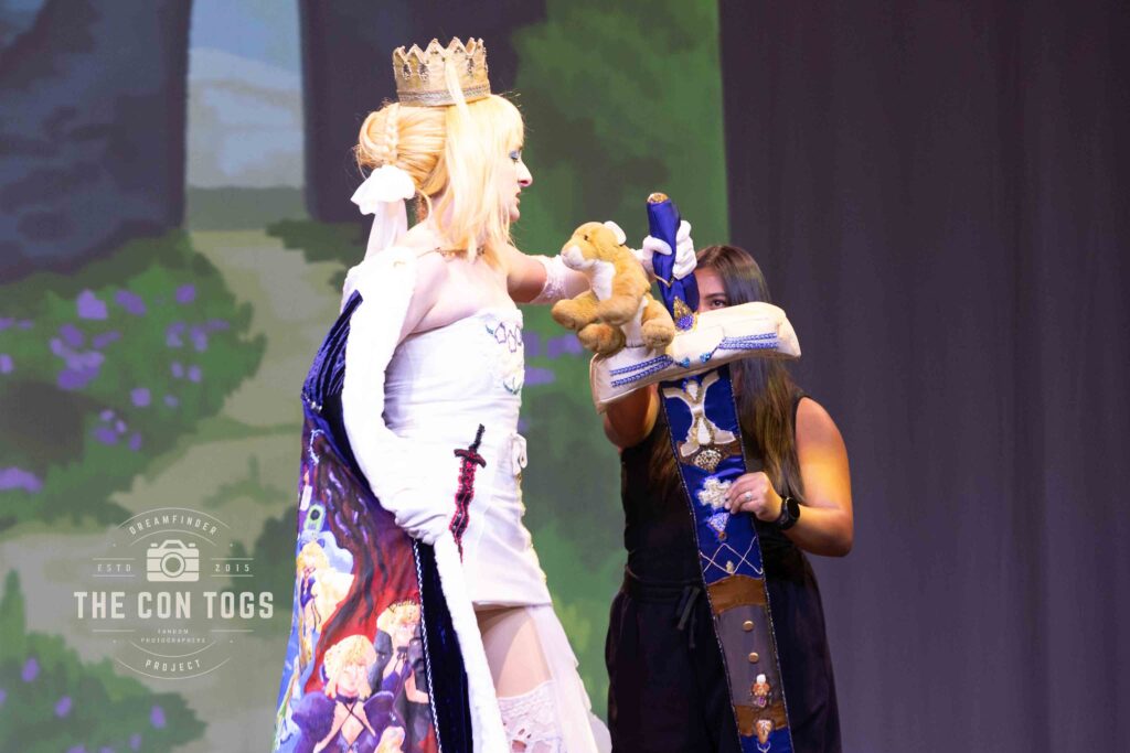 Artoria Pendragon - Emily Cox
