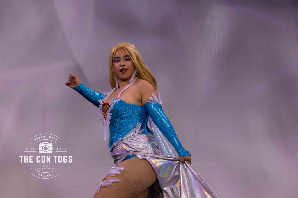 Kara Zor-El: Cold as Ice - Luz Does Cosplay