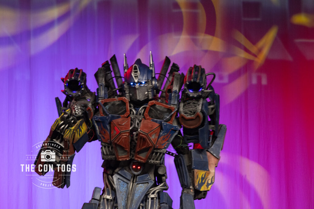 Optimus Prime - Maksym Dokiienko, Vadym Lukhtyzskyi and Hannah Lukhtyzskyi
