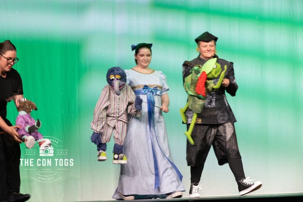 Muppet Peter Pan - PerditasWardrobe, LuciferBob, CosplayMom99, LovelyLadyVee, Kiez21